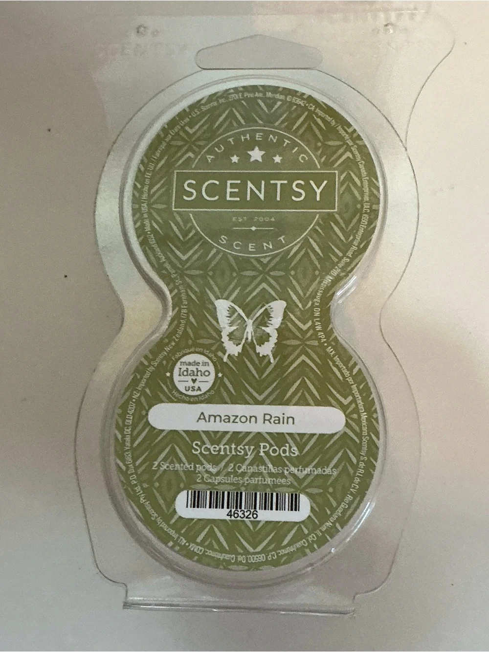 Scentsy Set of 2 White Wall Fragrance Diffusers & 2 Amazon Rain Fragrance Pods